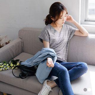 V-neck Horizontal Stripes Tee
