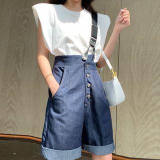 Sleeveless Open-back T-shirt / One-shoulder Suspender Denim Shorts / Set