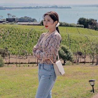 Crochet-lace Trim Floral Blouse