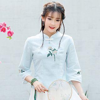 Flower Embroidered 3/4-sleeve Hanfu Blouse