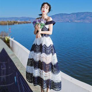 Off-shoulder Color-block Lace Dress