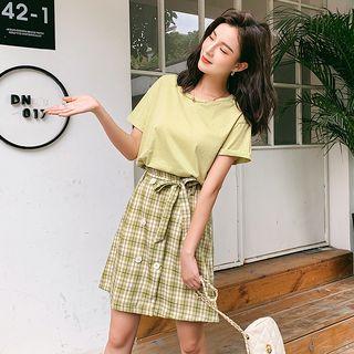 Set: Plain Short-sleeve T-shirt + Double-buttoned Plaid Straight Skirt