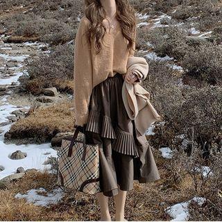Plain Sweater / Accordion Pleat Skirt- Set