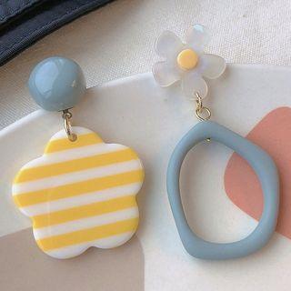 Non-matching Resin Flower Dangle Earring 1 Pair - Earring - Yellow & White Stripes & Blue - One Size
