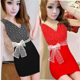 V-neck Bow Accent Sleeveless Dress