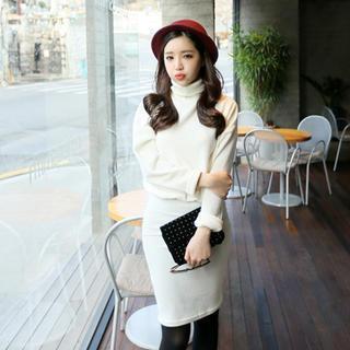 Turtle-neck Drop-shoulder Knit Dress