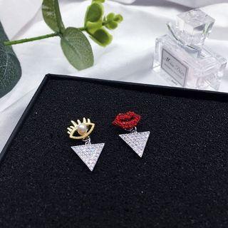 Eye & Lips Non-matching Earring