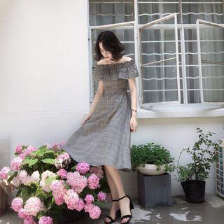 Off Shoulder Short Sleeve Plaid Midi A-line Dress