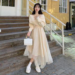 V-neck Cropped Sweater / Midi A-line Skirt