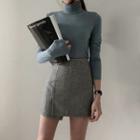 Turtleneck Long-sleeve T-shirt / High-waist Mini Pencil Skirt