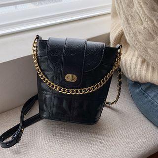 Chain Strap Twist Lock Bucket Bag