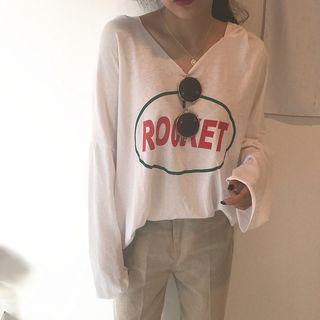 V-neck Long Sleeve Lettering T-shirt