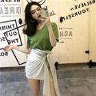 V-neck Plain T-shirt/lace-up High-waist Skirt