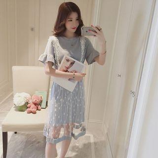 Set: Short-sleeve T-shirt Dress + Lace Jumper Skirt