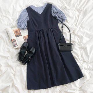 Short-sleeve Plaid Top / V-neck Jumper Dress