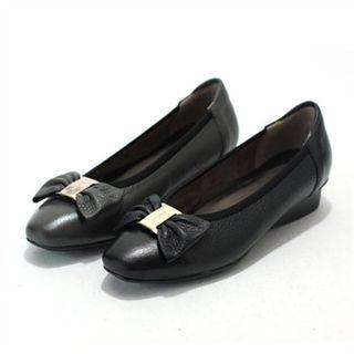 Genuine-leather Bow-front Pumps
