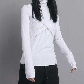 Long-sleeve Turtleneck Twist-front T-shirt