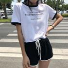 Lettering Short-sleeve T-shirt / Contrast Piping Shorts