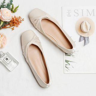 Twist-accent Flats