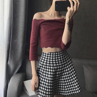 Scallop Trim Off-shoulder Top