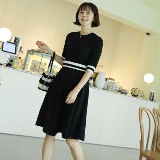 Elbow-sleeve Piped Midi Flare Dress