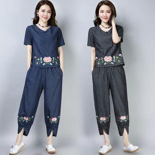 Set: Short-sleeve Embroidered Top + Cropped Pants