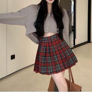 Cropped Zip Hoodie / Plaid Pleated Skirt