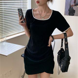 Contrast Trim Short-sleeve Mini A-line T-shirt Dress