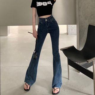 Flared Jeans / Short-sleeve Lettering T-shirt