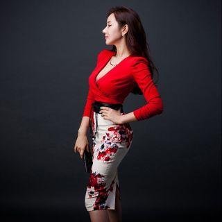 Set: V-neck Plain Top + Floral Midi Pencil Skirt
