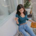 Scoop-neck Colored Slim-fit T-shirt