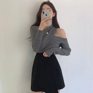 Cold-shoulder Knit Top / A-line Skirt