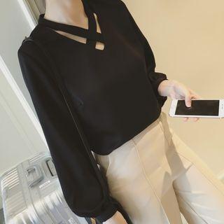 Contrast Neckline Long-sleeved Blouse