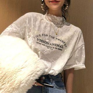 Elbow-sleeve Lace Panel Lettering Print Velvet T-shirt