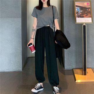 Knotted T-shirt / High-waist Harem Pants