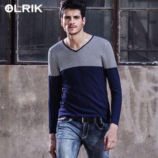 Two-tone V-neck Sweater