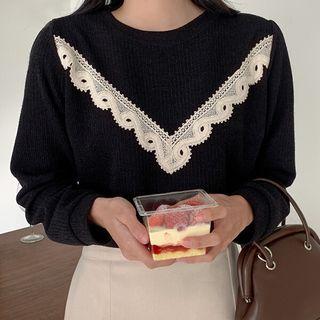 Plus Size Lace-trim Napped Top