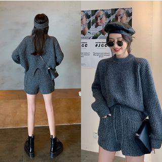 Plain Loose-fit Sweater / Knit Shorts