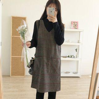 Sleeveless Dual-pocket Plaid Dress Black - One Size