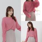 Roundneck Loose-fit Lightweight Knit Top