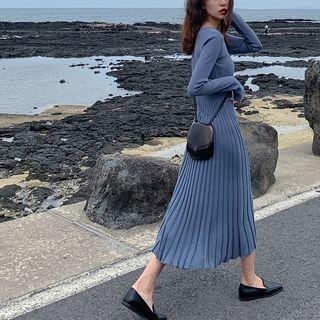 Long-sleeve / Short-sleeve Pleated Midi Knit Dress