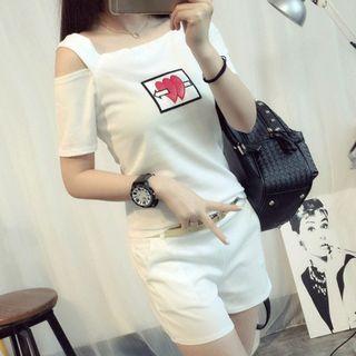 Set: Cutout Shoulder Short-sleeve T-shirt + Plain Shorts