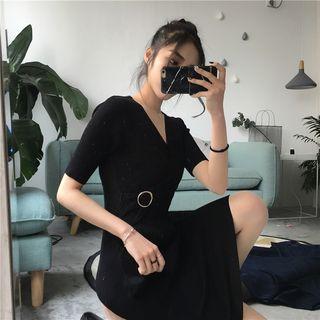 Plain V-neck Slim-fit Knit Dress
