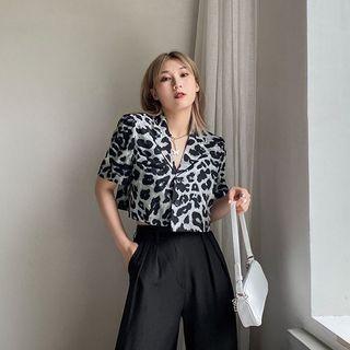 Short-sleeve Leopard Print Cropped Shirt