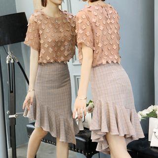 Set: Short-sleeve Top + Fitted Skirt