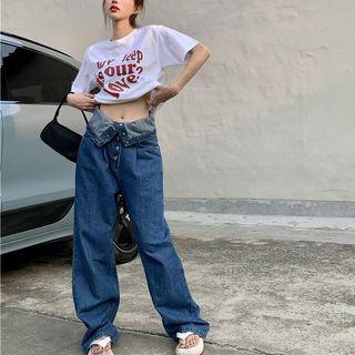 Straight Leg Jeans / Short-sleeve Lettering T-shirt