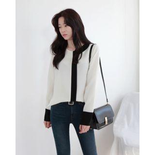 Collarless Contrast-trim Crepe Blouse