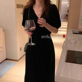 Plain V-neck Puff-sleeve Velvet Long Dress Black - One Size