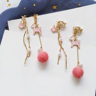 Non-matching Deer & Crown Faux Pearl Bobble Dangle Earring