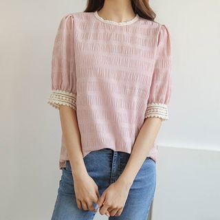 Crochet-trim Crinkled Gingham Blouse